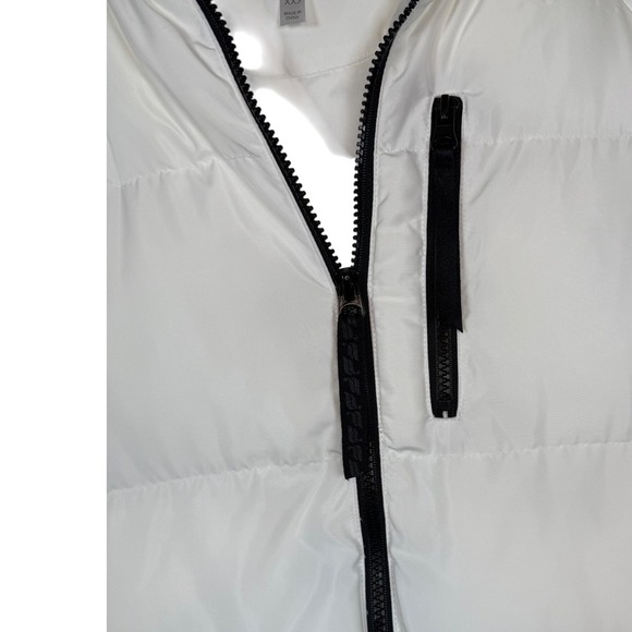 NWOT FABLETICS Adventure Puffer Coat, Porcelain/Black, Size XXS - Picture 13 of 13